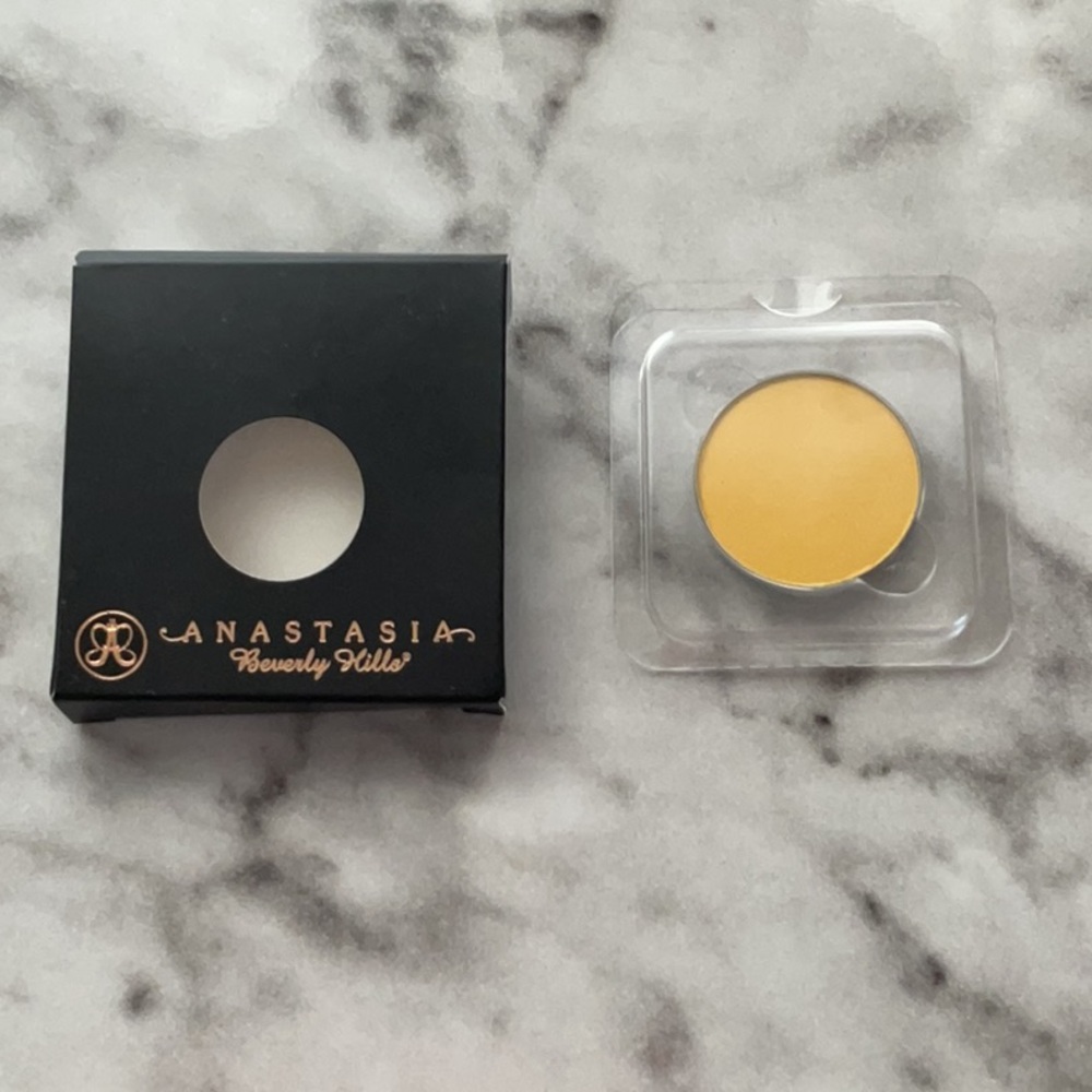 Anastasia Beverly Hills Contour Kit -Mellow Yellow
